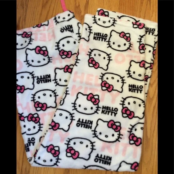 Hello kitty cozy plush pajamas - Picture 3 of 4